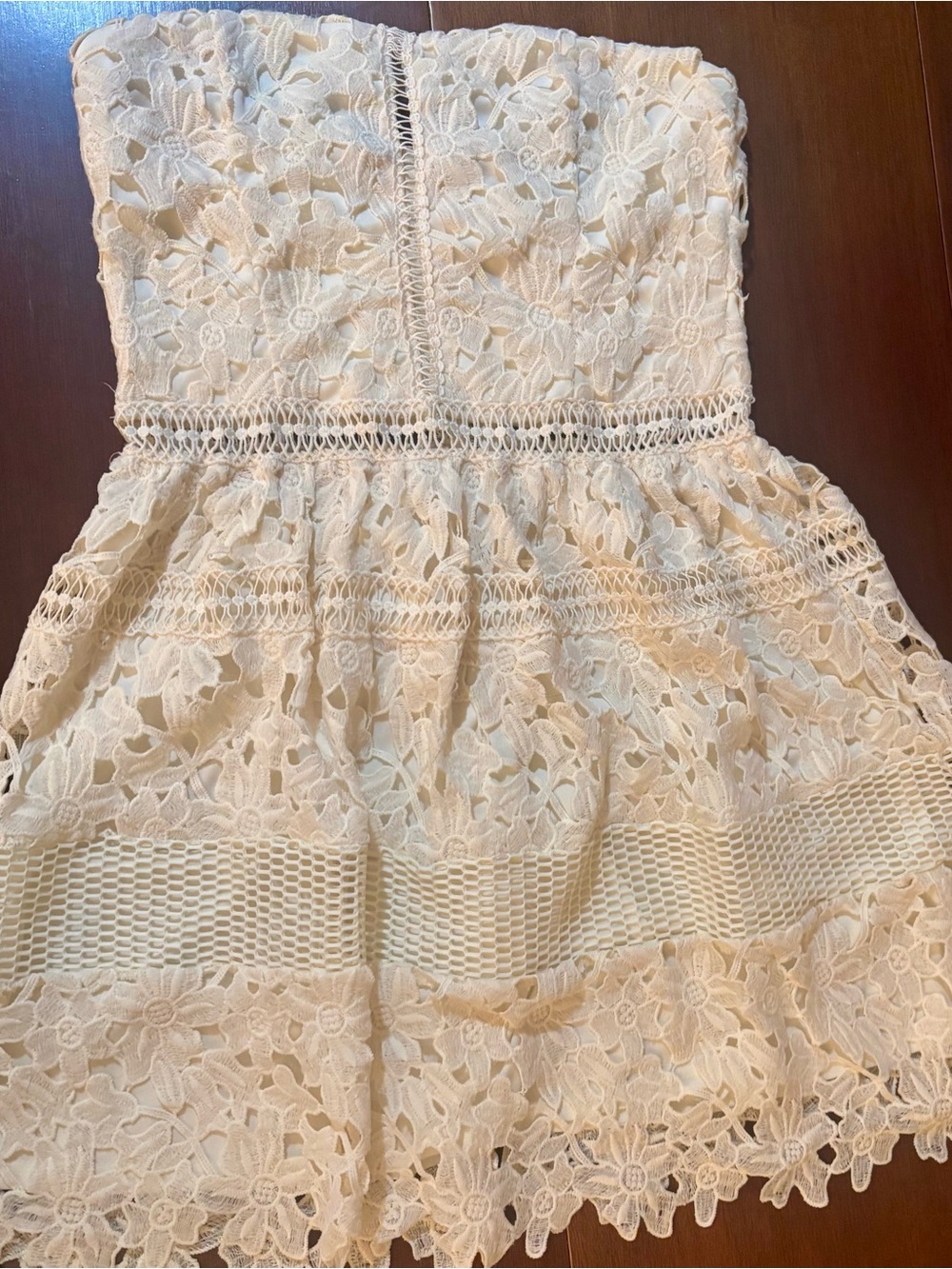 Women’s Cream Lace Strapless Dress
